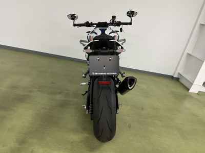 BMW M1000R 2024