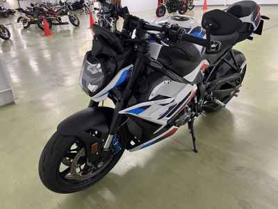 BMW M1000R 2024
