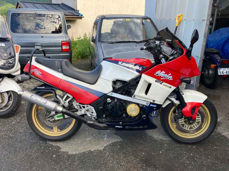 Kawasaki GPZ600R
