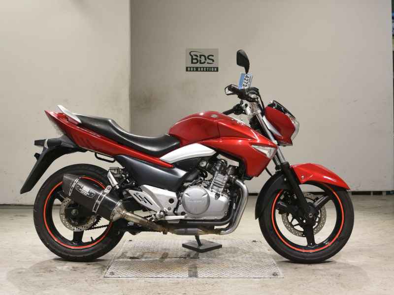 Suzuki GSR250