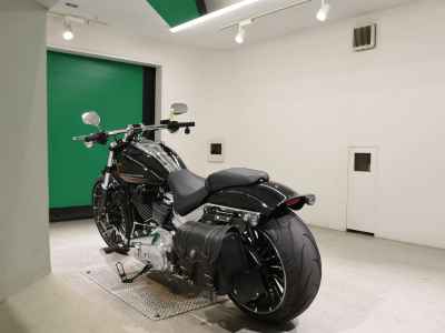 Harley-Davidson Breakout FXBR1920 2023