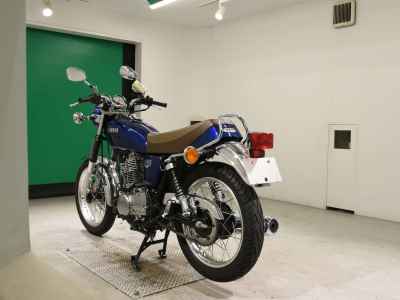 Yamaha SR400 2021