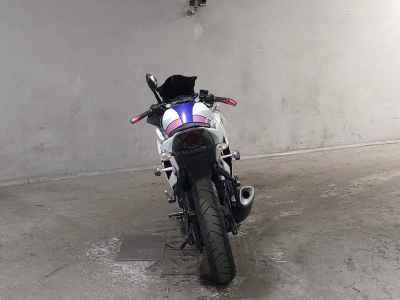 Yamaha YZF-R25 2015