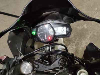 Yamaha YZF-R25 2015