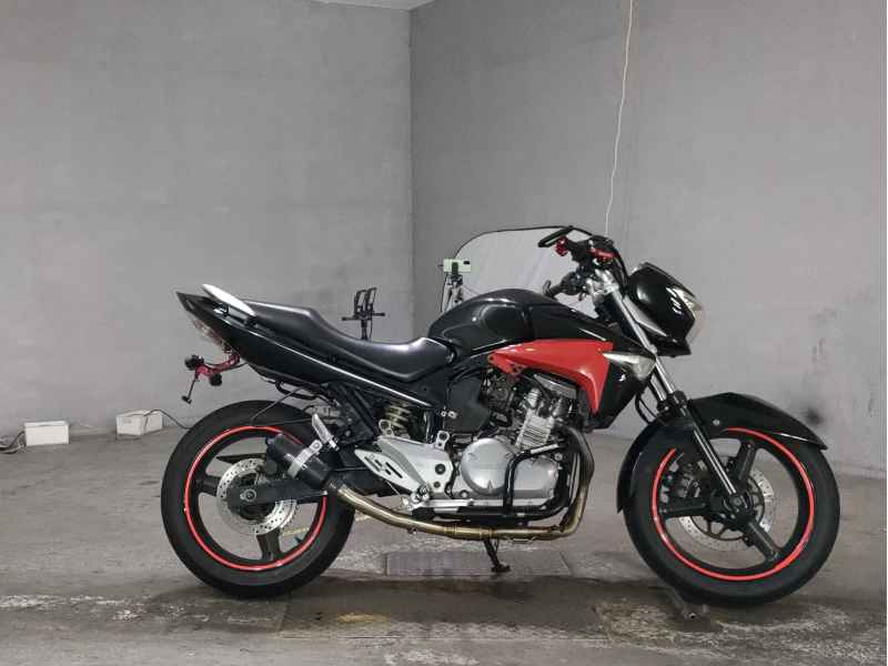 Suzuki GSR250