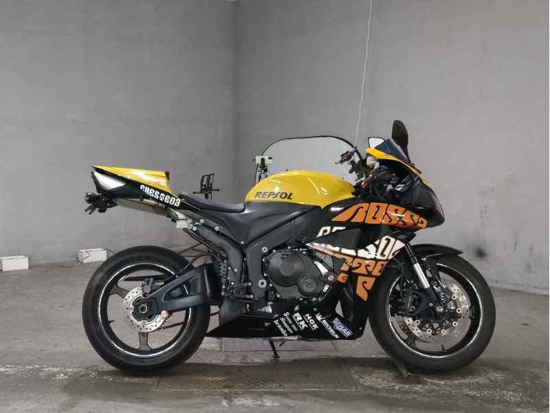 Honda CBR600RR 2011
