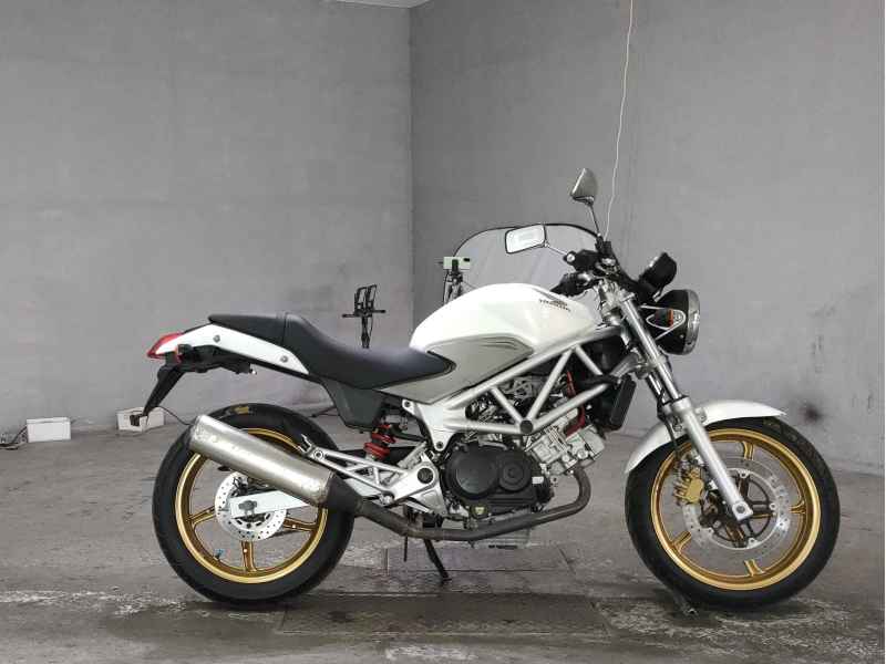 Honda VTR250 2011