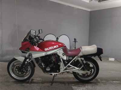 Suzuki GSX250S Katana