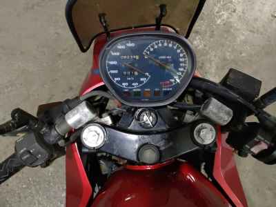 Suzuki GSX250S Katana