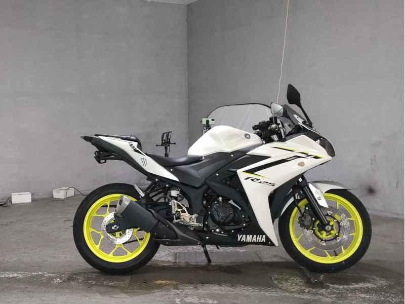 Yamaha YZF-R25 2018