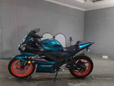Yamaha YZF-R25 2021