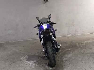 Yamaha YZF-R25 2015