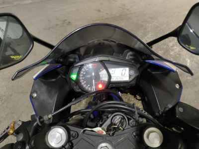 Yamaha YZF-R25 2015