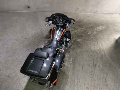 Harley-Davidson Street Glide FLHXSE1800 CVO 2011