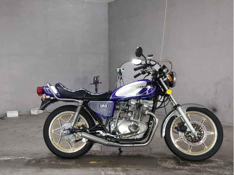 Suzuki GS400 2025