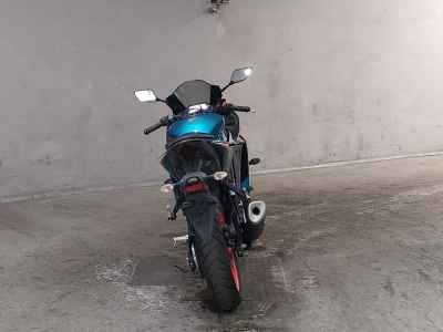 Yamaha YZF-R25 2021