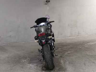 Kawasaki Ninja 400R 2011
