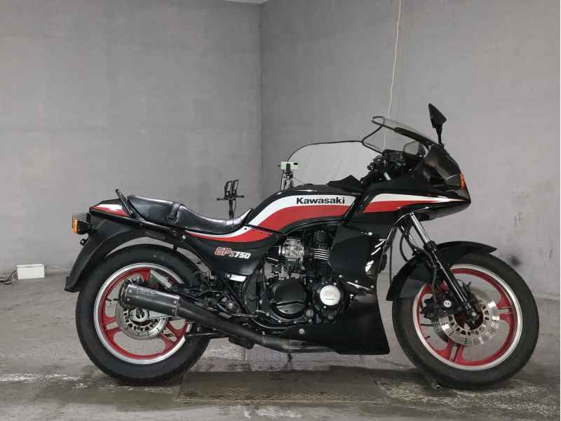 Kawasaki GPZ750 2025