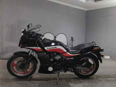 Kawasaki GPZ750 2025