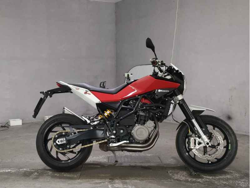 Husqvarna ﾇｰﾀﾞ900R 2013