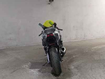 Suzuki GSX-R750 2011