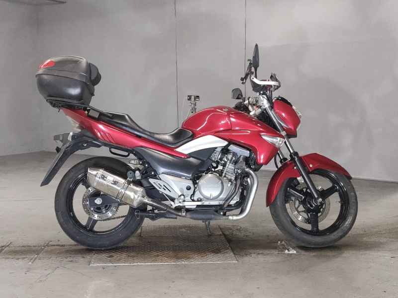 Suzuki GSR250