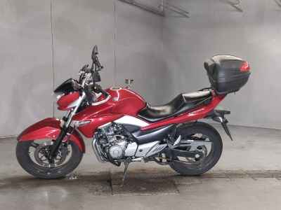 Suzuki GSR250