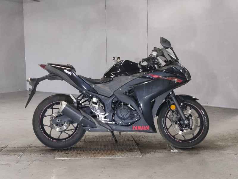 Yamaha YZF-R25 2015