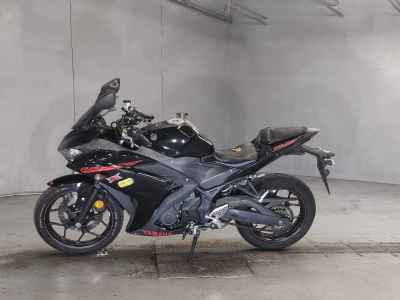 Yamaha YZF-R25 2015