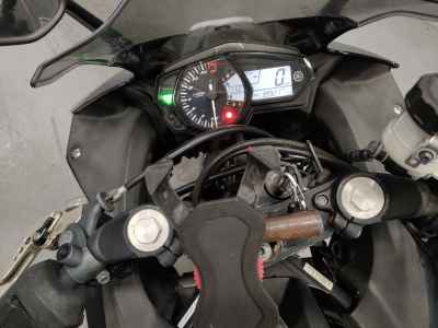 Yamaha YZF-R25 2015