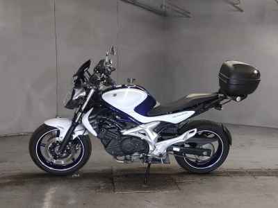 Suzuki Gladius SFV400 2012
