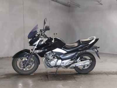 Suzuki GSR250
