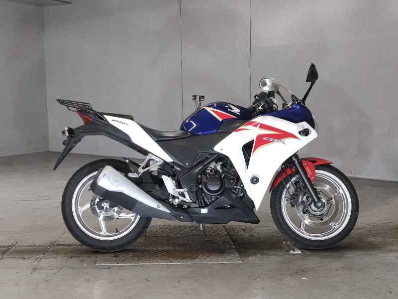 Honda CBR250R 2011