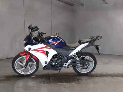 Honda CBR250R 2011