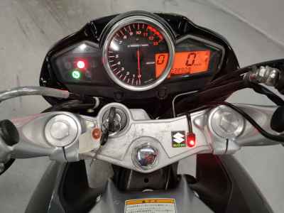 Suzuki GSR250