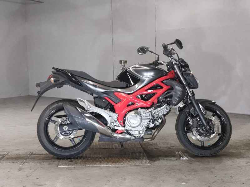 Suzuki Gladius SFV400 2013