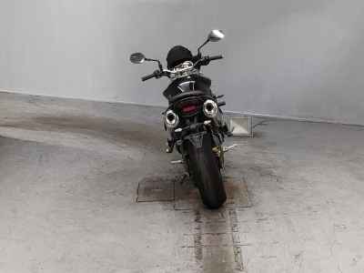 Triumph Street Triple 2011
