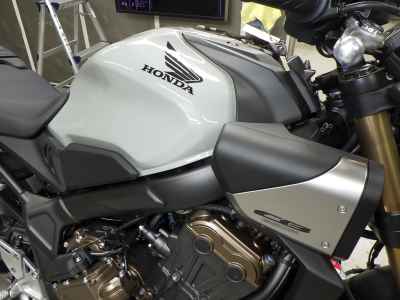 Honda CB650R E-Clutch 2025