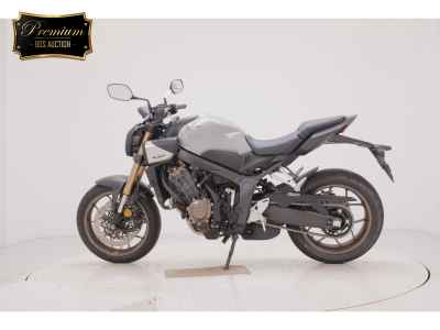 Honda CB650R E-Clutch 2025