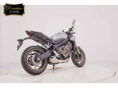 Honda CB650R E-Clutch 2025
