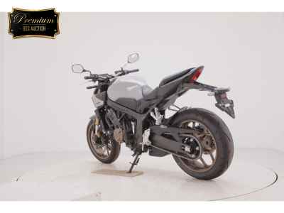 Honda CB650R E-Clutch 2025
