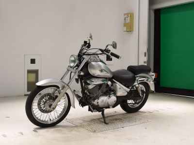 Suzuki Intruder 250LC