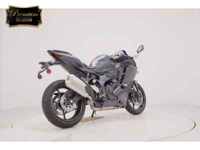 Kawasaki Ninja ZX-25R SE