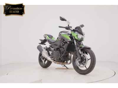 Kawasaki Z400 2022