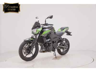 Kawasaki Z400 2022