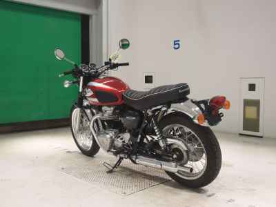 Kawasaki W800 2022