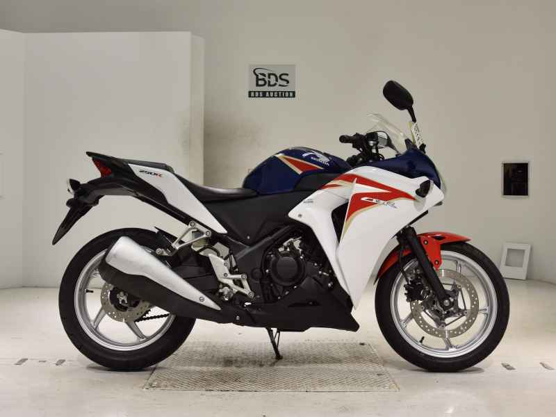 Honda CBR250R 2011