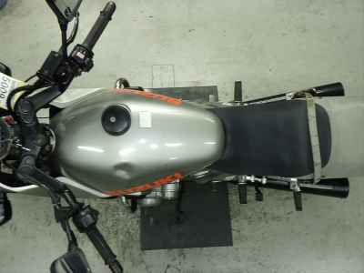 Suzuki GSX750S Katana