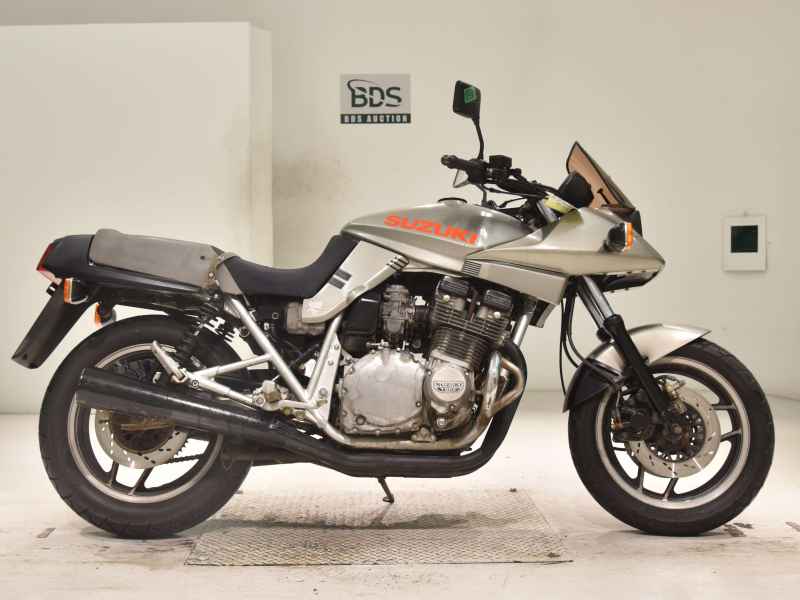 Suzuki GSX750S Katana
