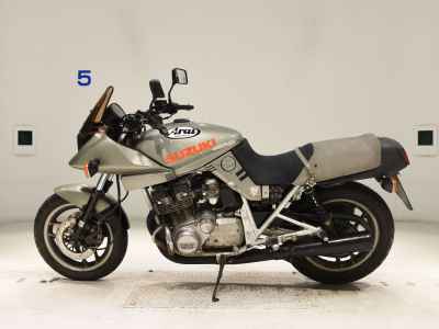 Suzuki GSX750S Katana